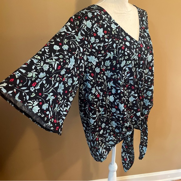 BLUETIME 2XL Floral Boho 3/4 Sleeve Front Tie Blouse Amazon - Picture 5 of 9